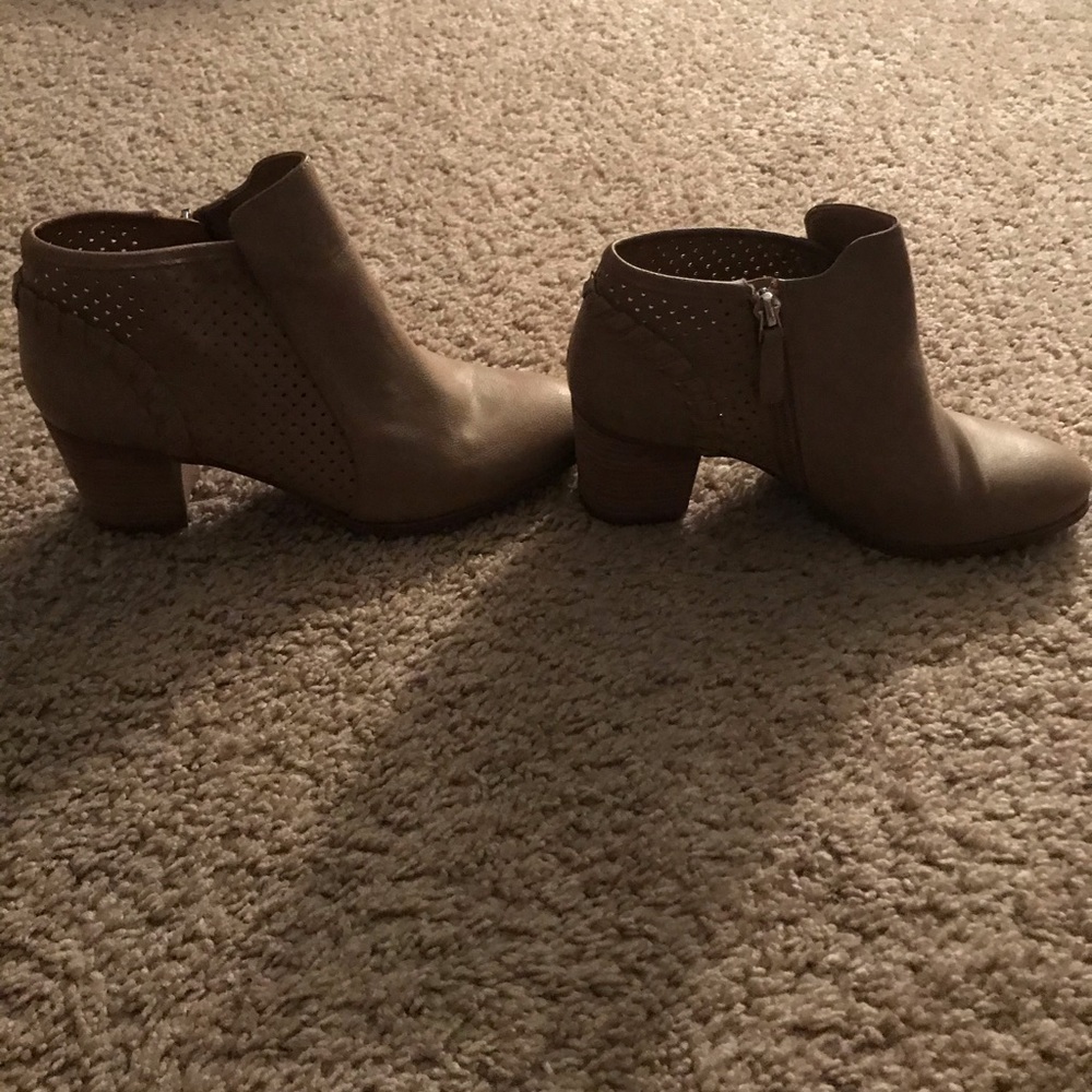 Franco Sarto Tan ankle booties